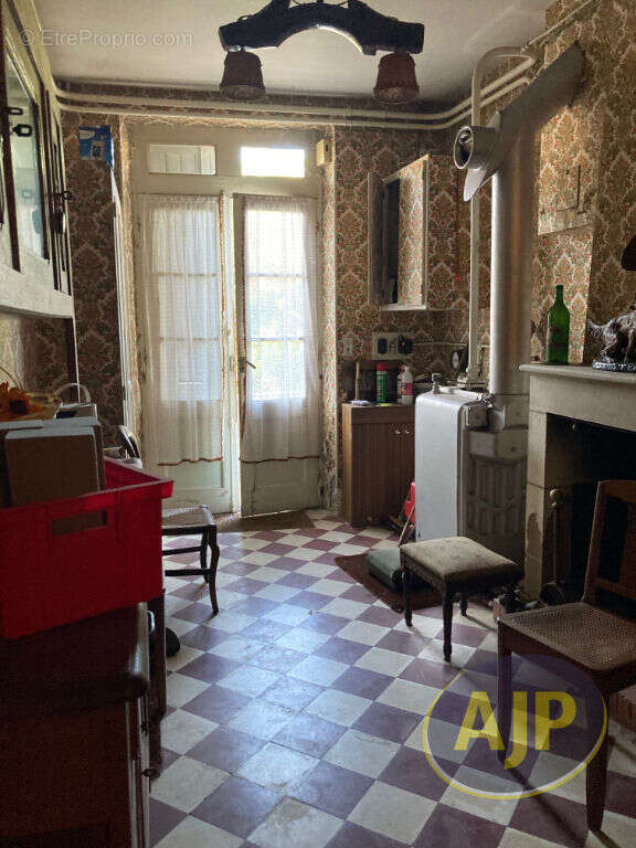 Exceptionnel, maison de 160m2 plein centre avec dépendance grange, atelier et jardin sur Cissac Médoc - photo 3