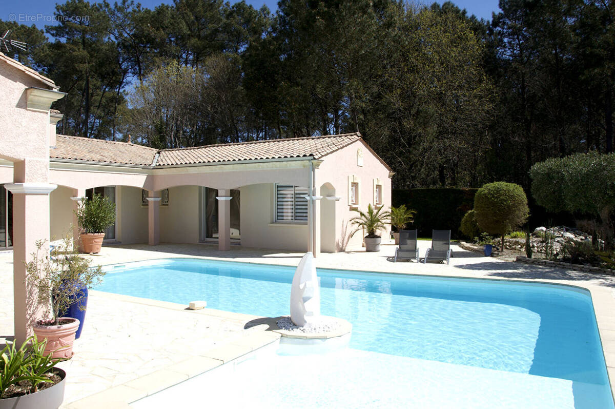 Maison à MARTIGNAS-SUR-JALLE