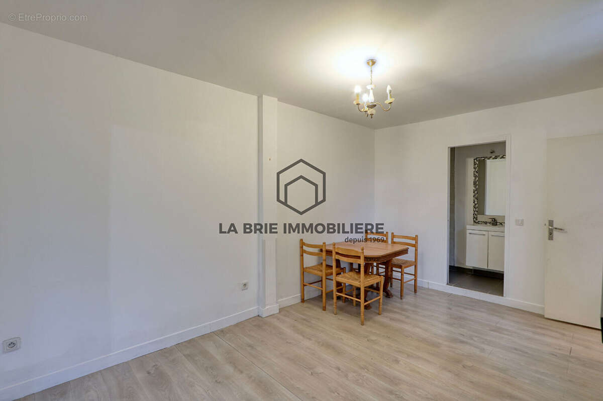 Maison à VILLECRESNES