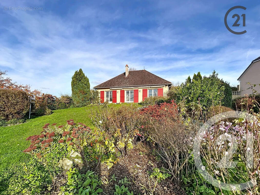 Maison à LAUBRESSEL