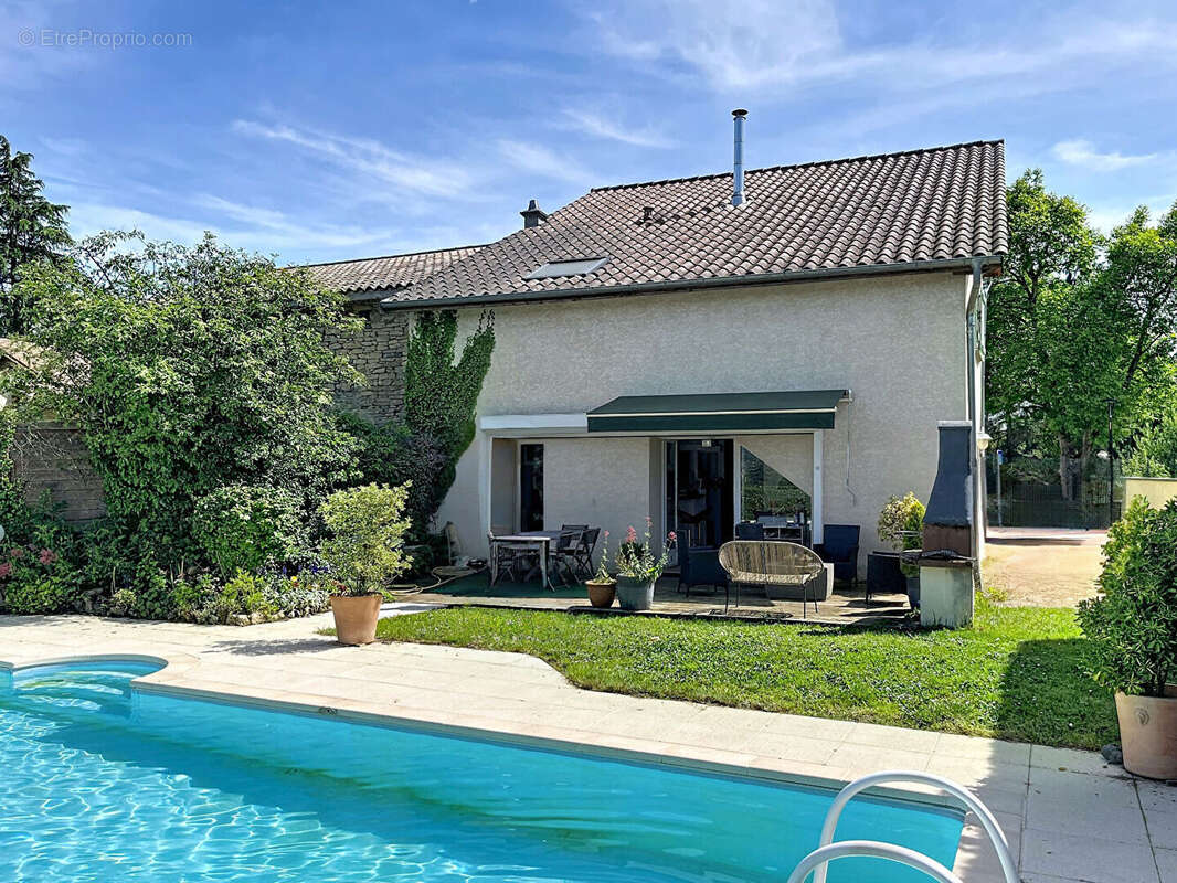 Maison à L'ISLE-D'ABEAU