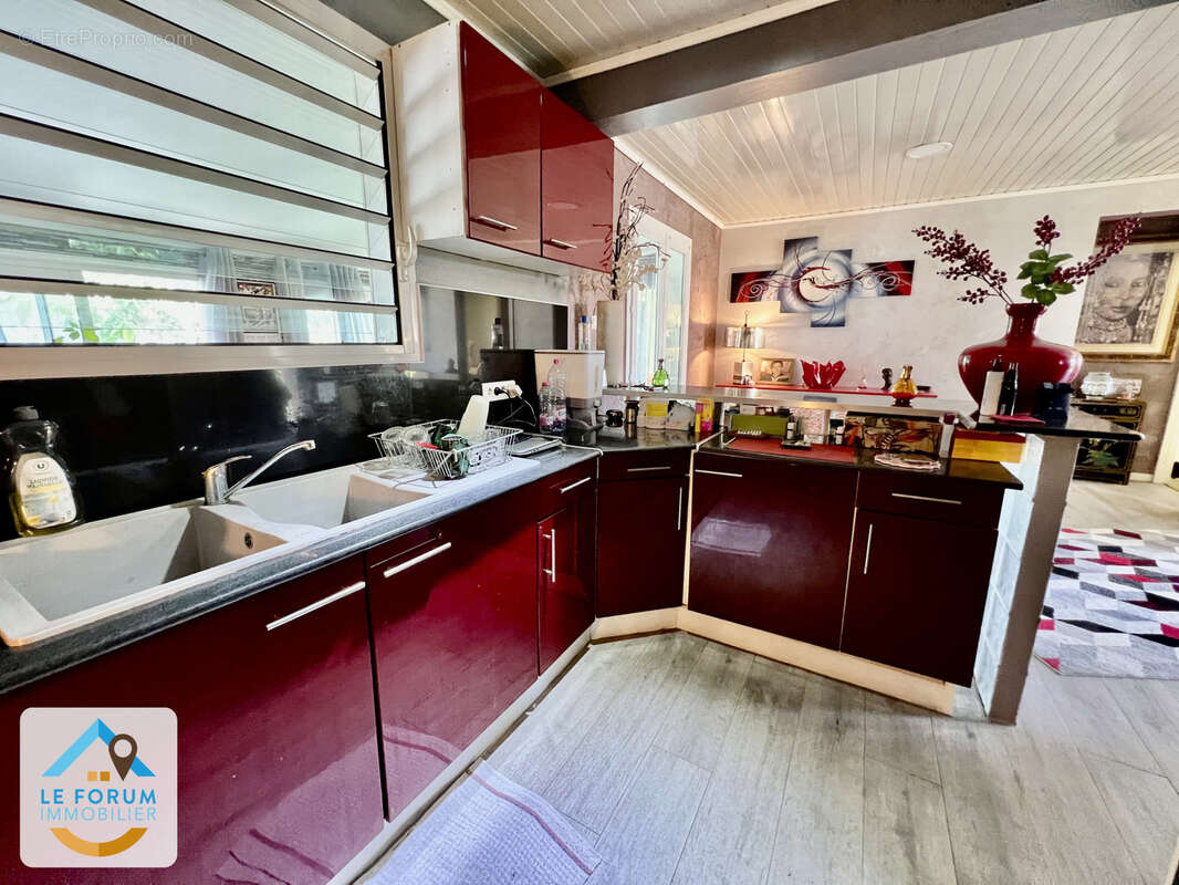 Saint joseph 97480 - villa de plain pied - en parfait etat - beaux volumes - proche des commodites - photo 2