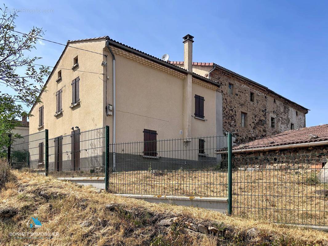 Maison à MANGLIEU