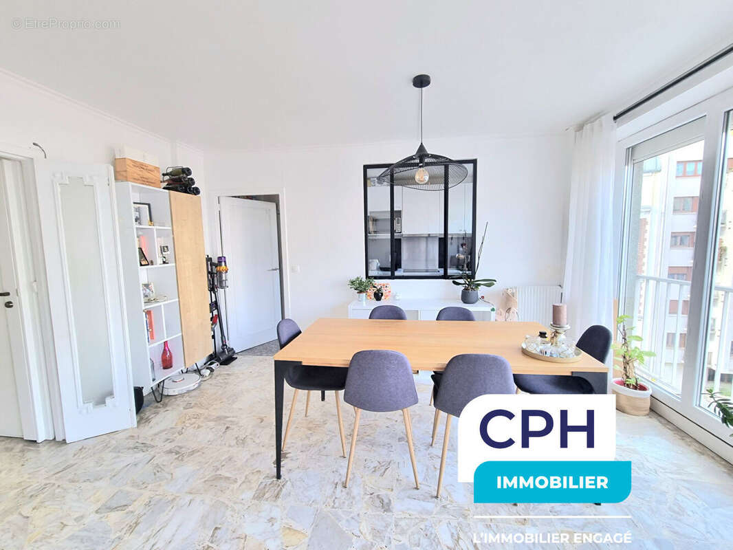 Appartement à PARIS-14E