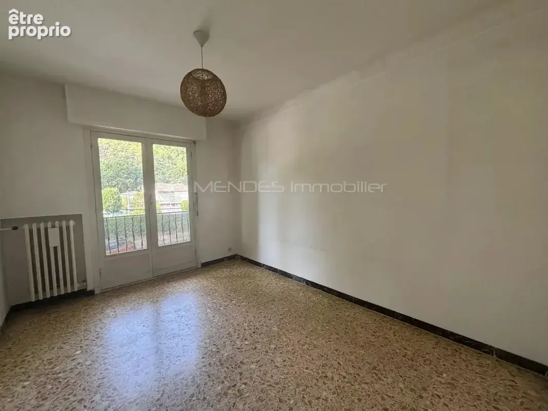 À vendre appartement trois pièces à contes - photo 7