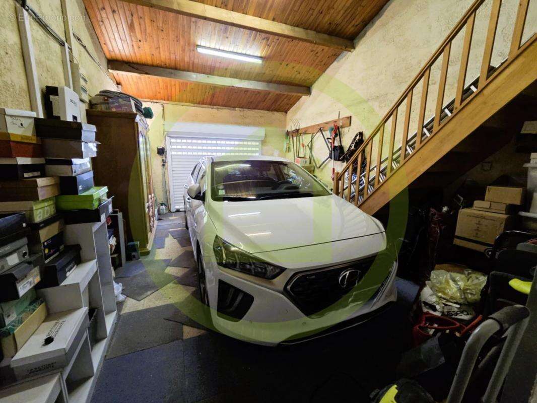 Maison à SAINT-BONNET-SUR-GIRONDE