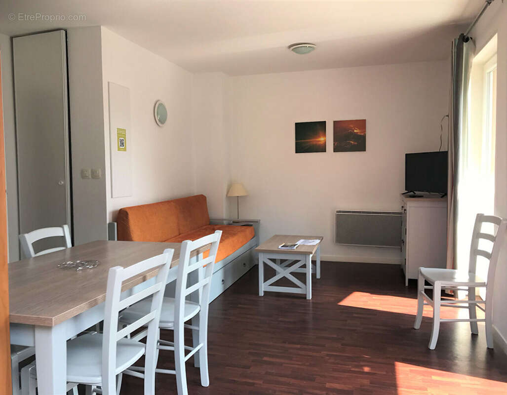 Appartement à PARENTIS-EN-BORN
