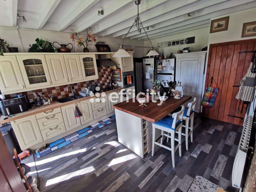 Maison à SAINT-SEVER-CALVADOS