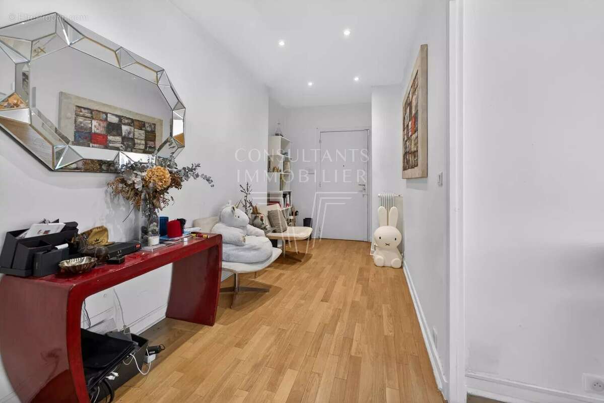 Appartement à NEUILLY-SUR-SEINE