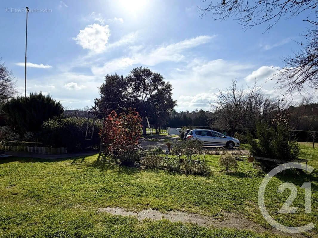 Maison à LAGORCE