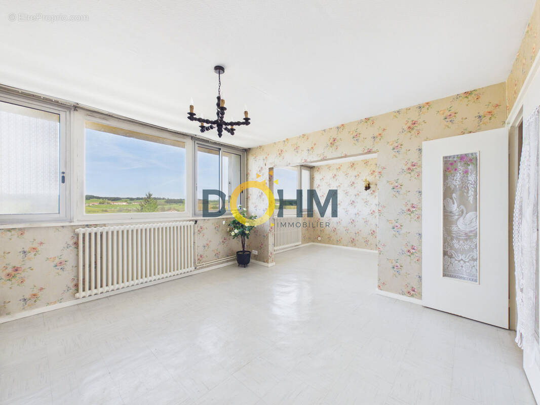 Appartement à SAUGUES