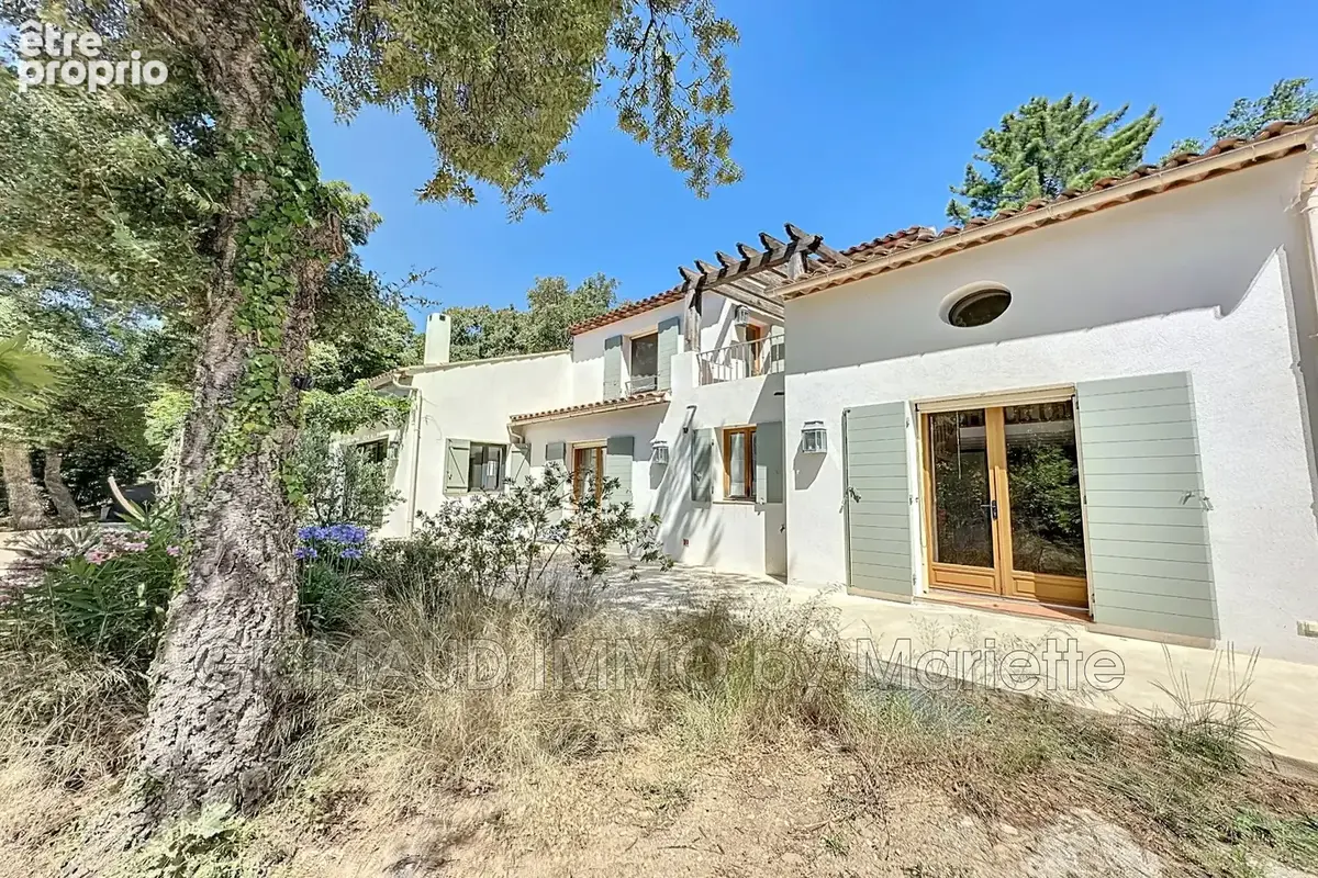 Maison 156 m² à La Garde-Freinet  - photo 4