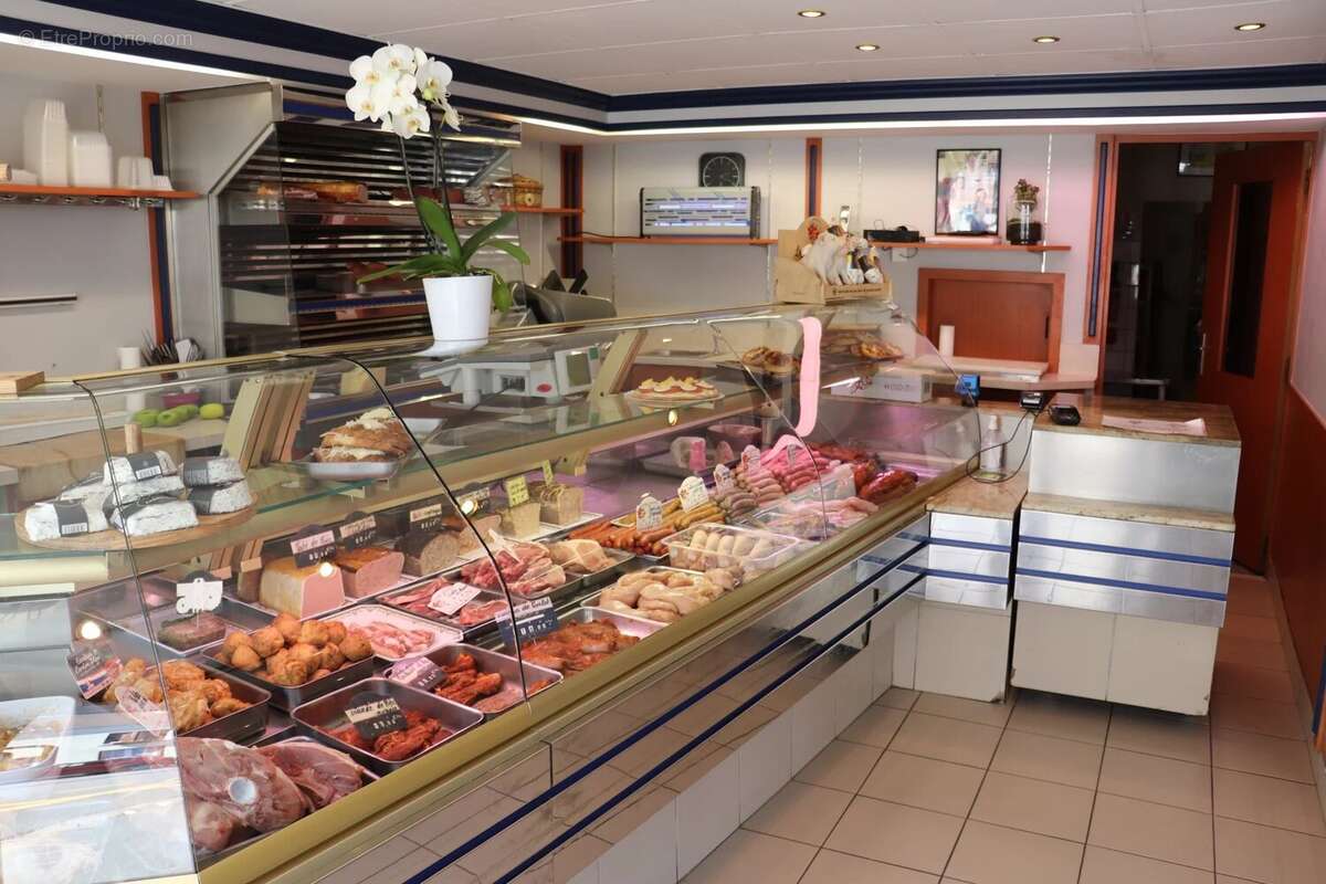 Commerce à MONTMIRAIL