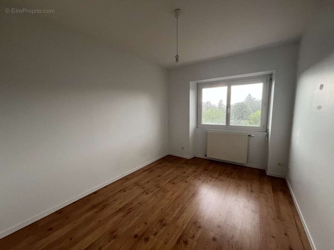 Appartement à SAINT-JUST-SAINT-RAMBERT