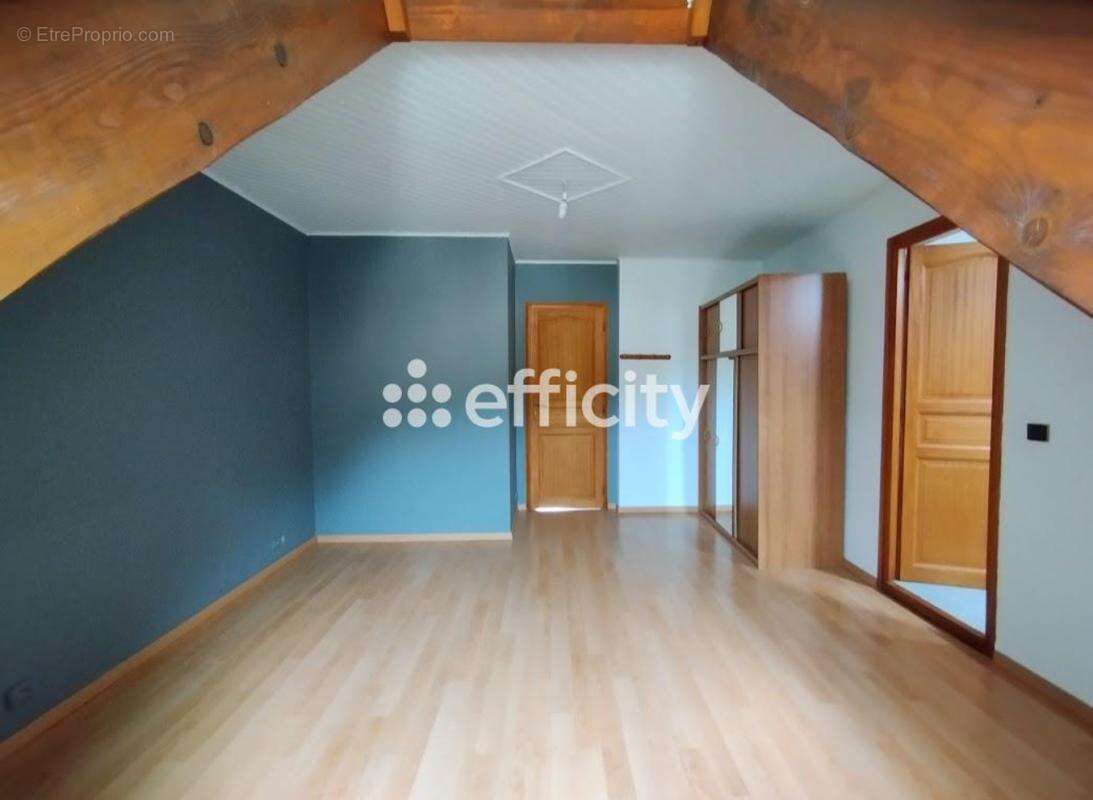 Appartement à SAINTE-MESME