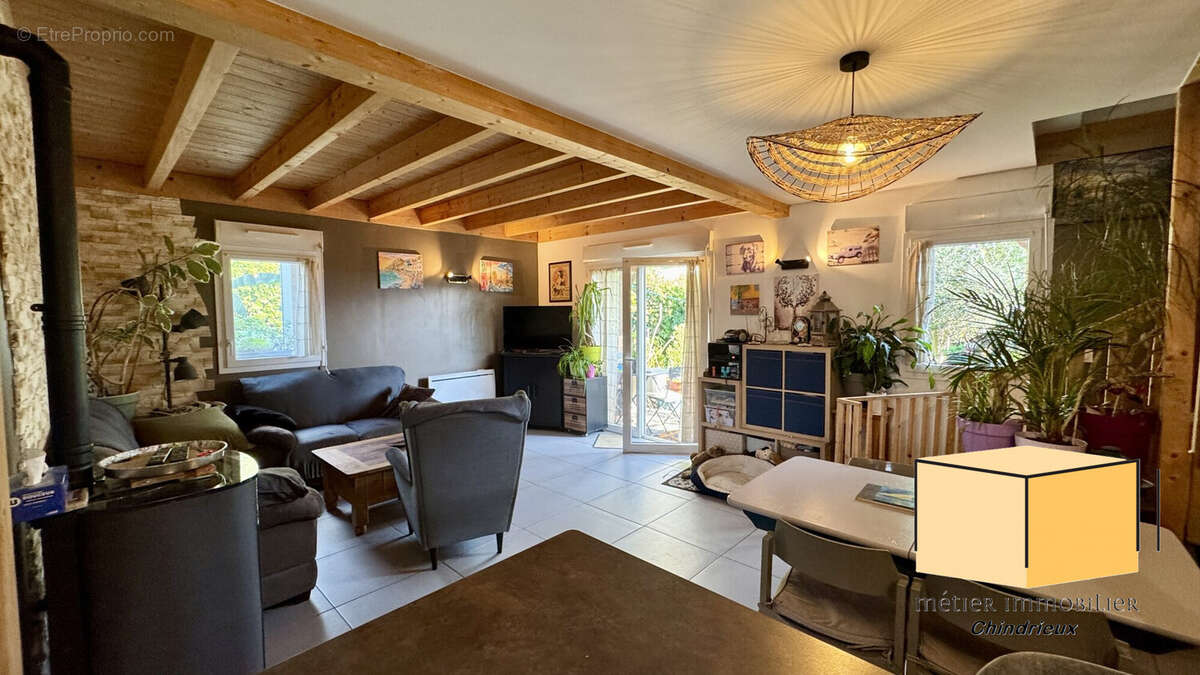 Maison à CHINDRIEUX