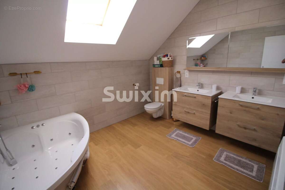 Maison 235 m² à Le Deschaux  - photo 9