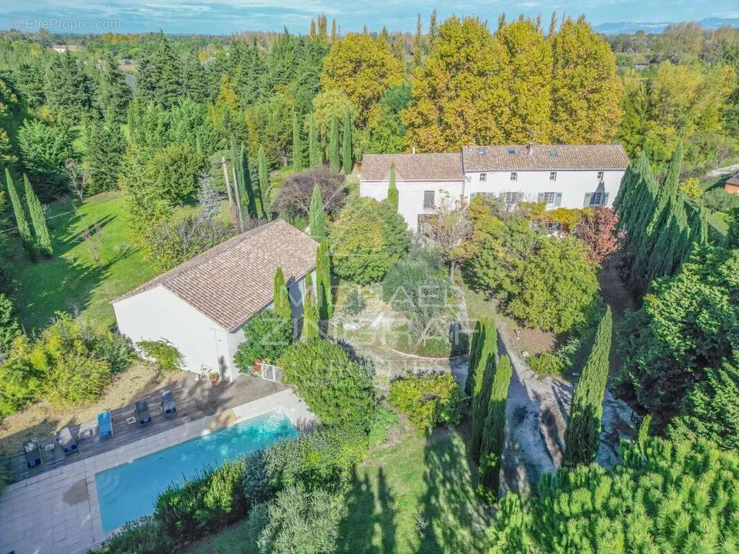 Maison à L&#039;ISLE-SUR-LA-SORGUE