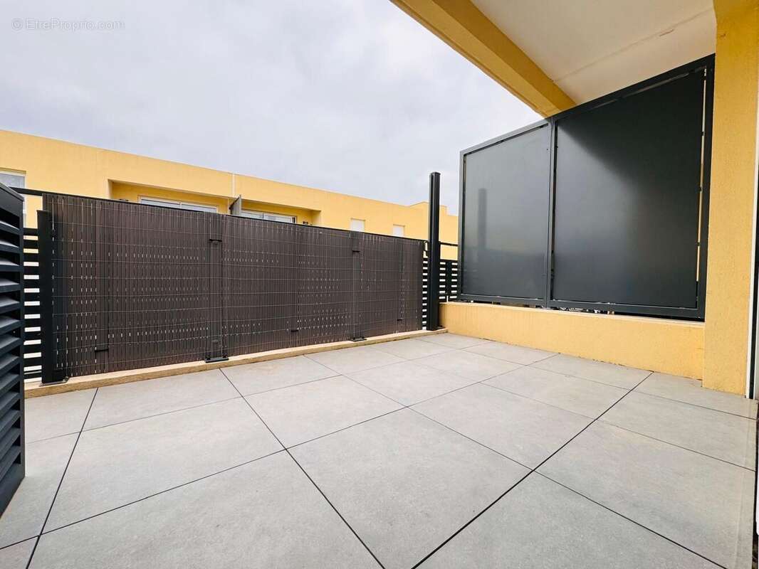 Appartement à VILLENEUVE-LES-AVIGNON