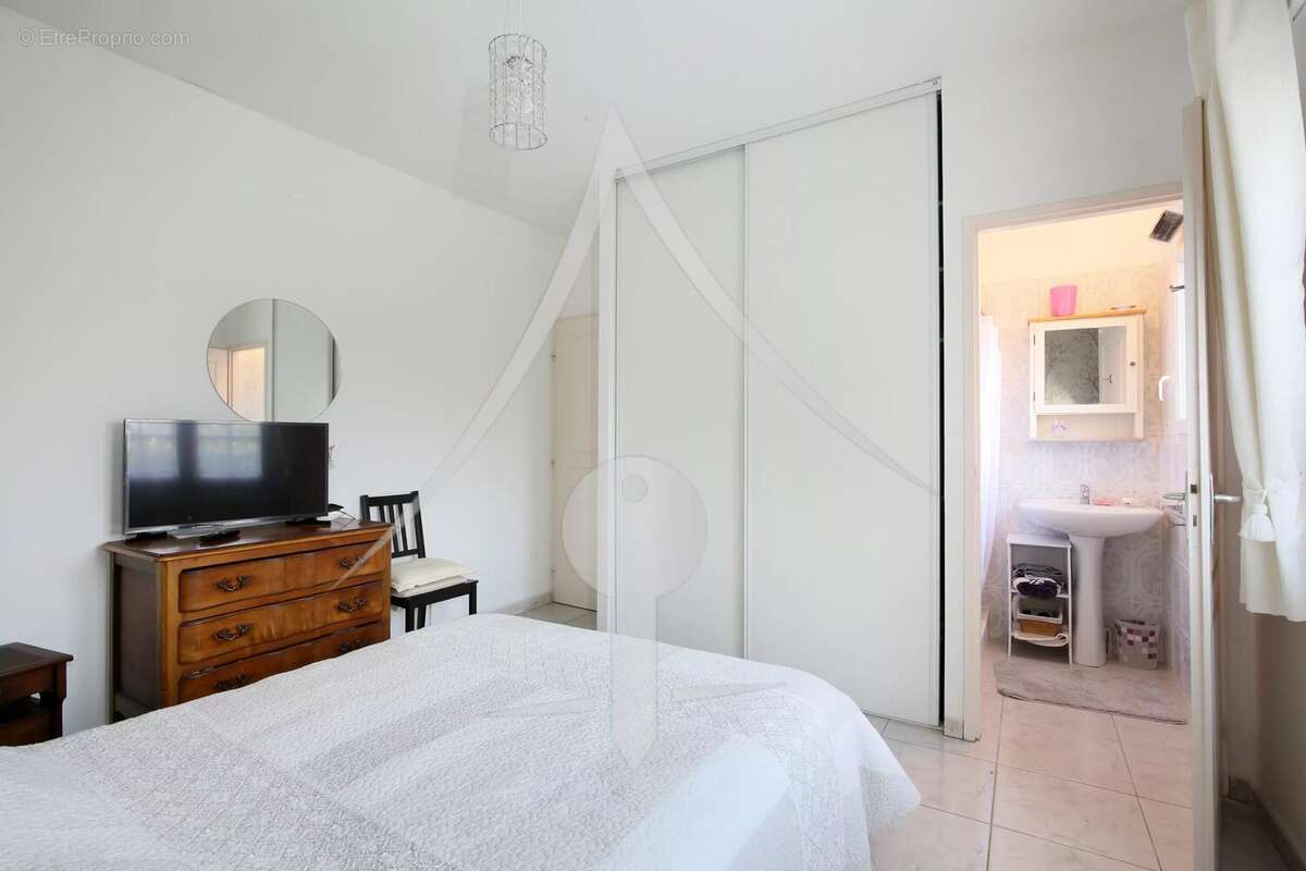 Maison à LAVERNOSE-LACASSE