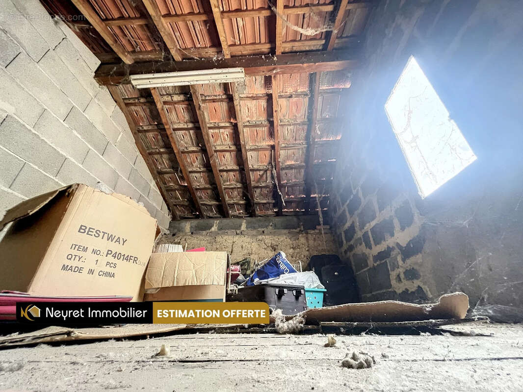 Maison à SAINT-GENIS-LAVAL