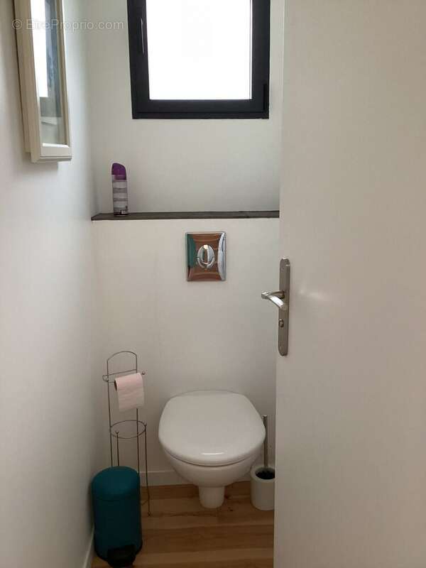 WC SUSPENDU RDC - Maison à LE VERDON-SUR-MER