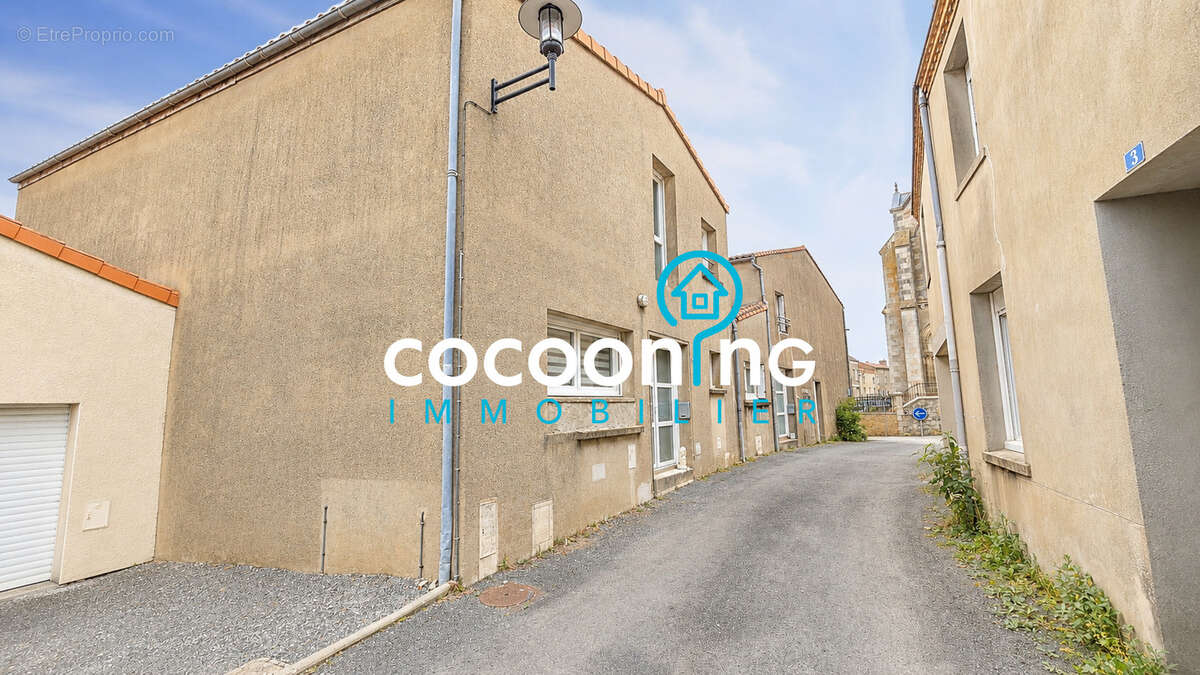 Ensemble immobilier comprenant deux logements d’habitation et une cellule commerciale - photo 18