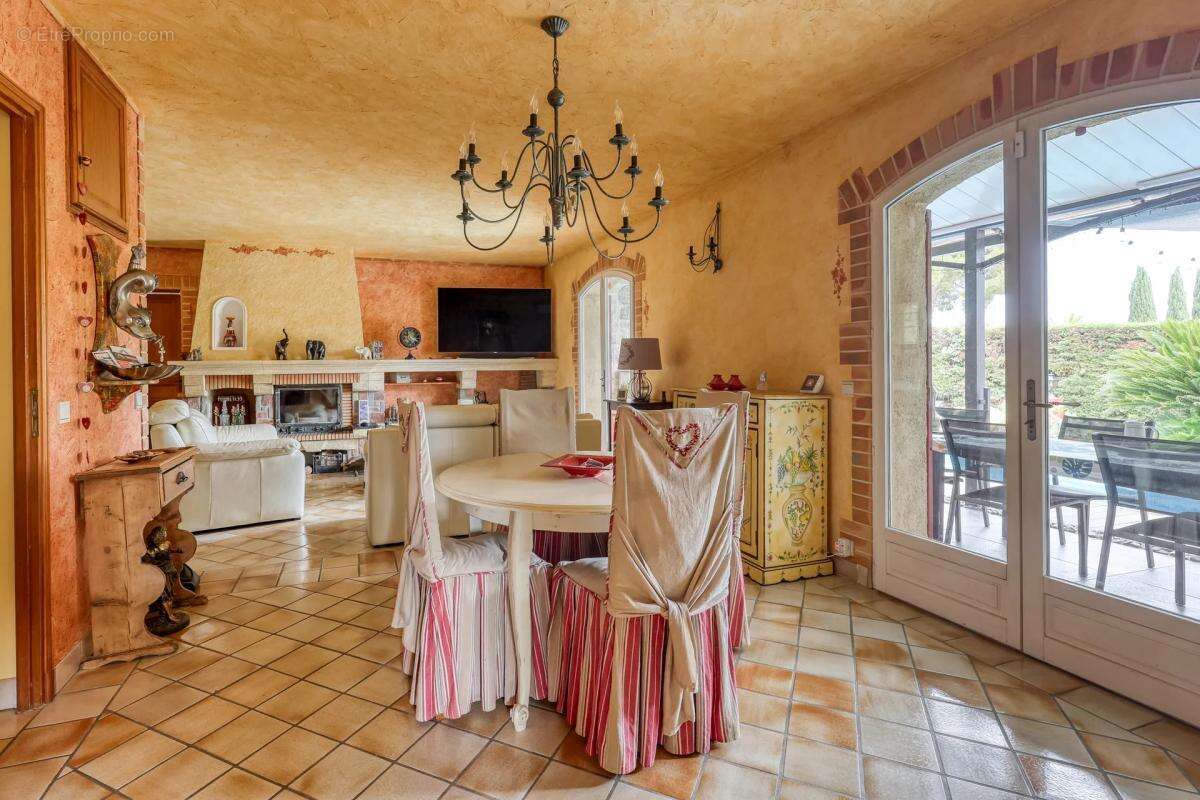 Maison à LA CADIERE-D'AZUR