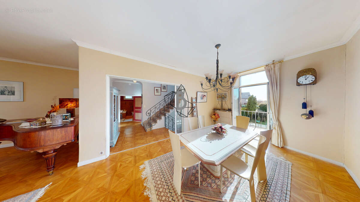Maison à REQUISTA