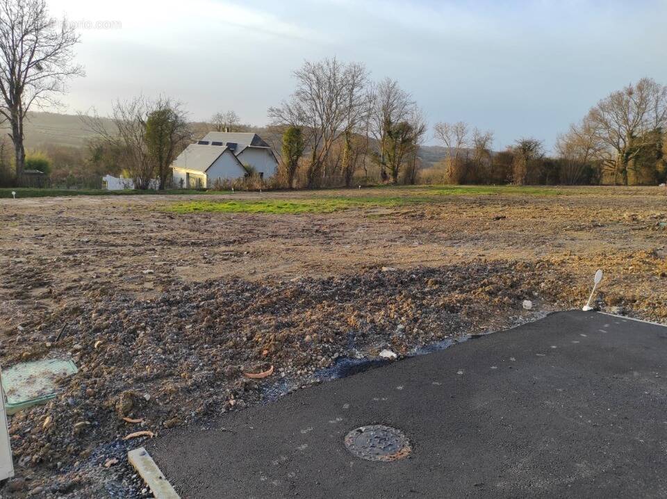 Terrain à LE BREUIL-EN-AUGE