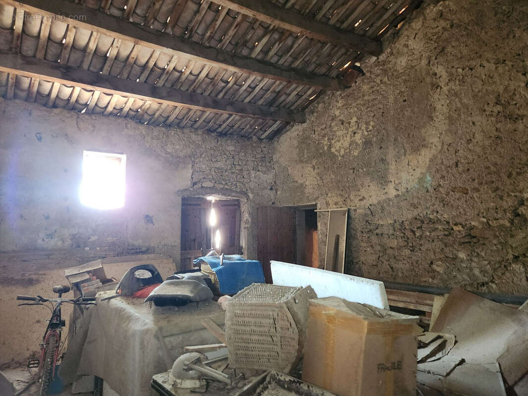 Maison à SAINTE-CECILE-LES-VIGNES