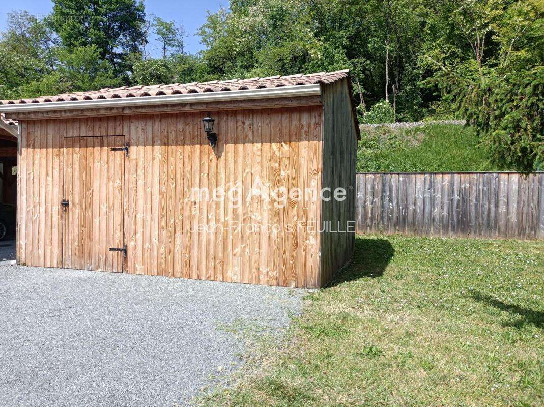Maison à CREYSSE