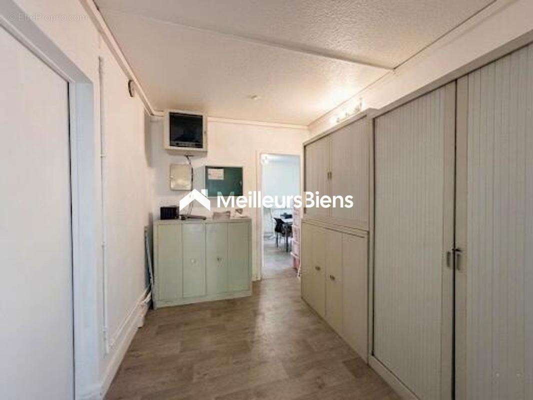 Murs Commerciaux Occupés 56 m² – Cergy Préfecture (Le Ponceau) – Idéal Investisseur / Rendement Sécurisé - photo 7
