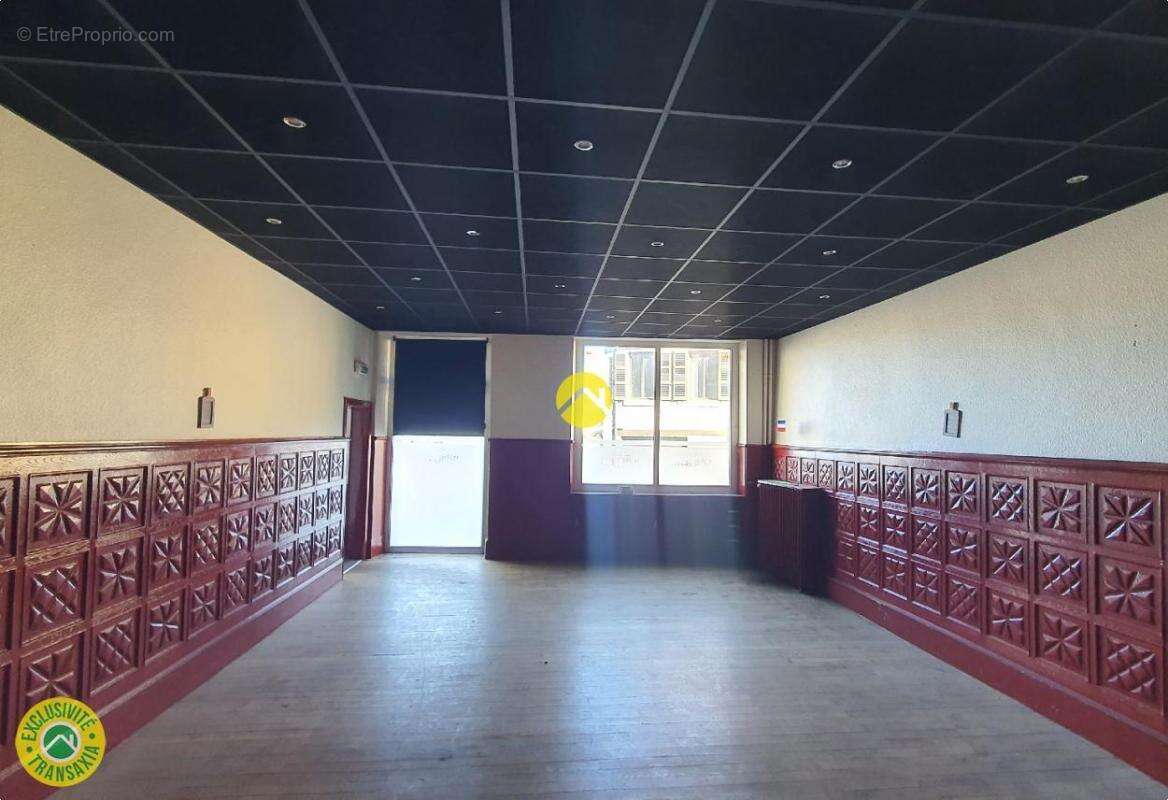 Commerce à AUZANCES