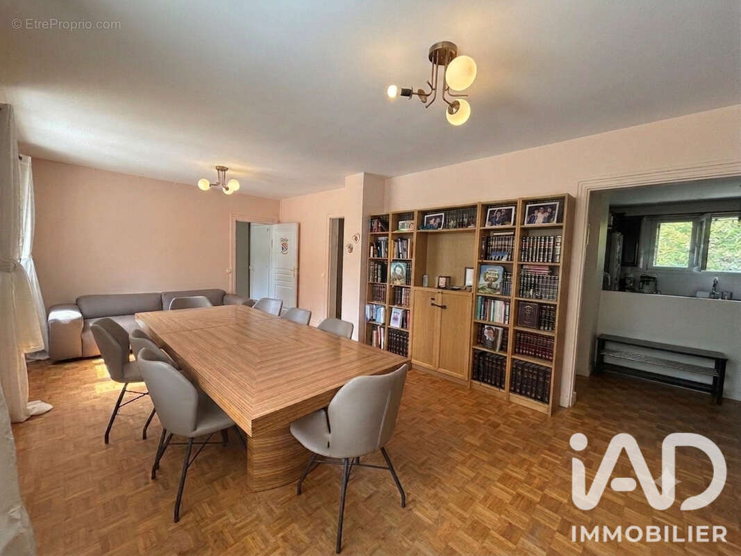 Appartement 92 m² à La Celle-Saint-Cloud  - photo 3