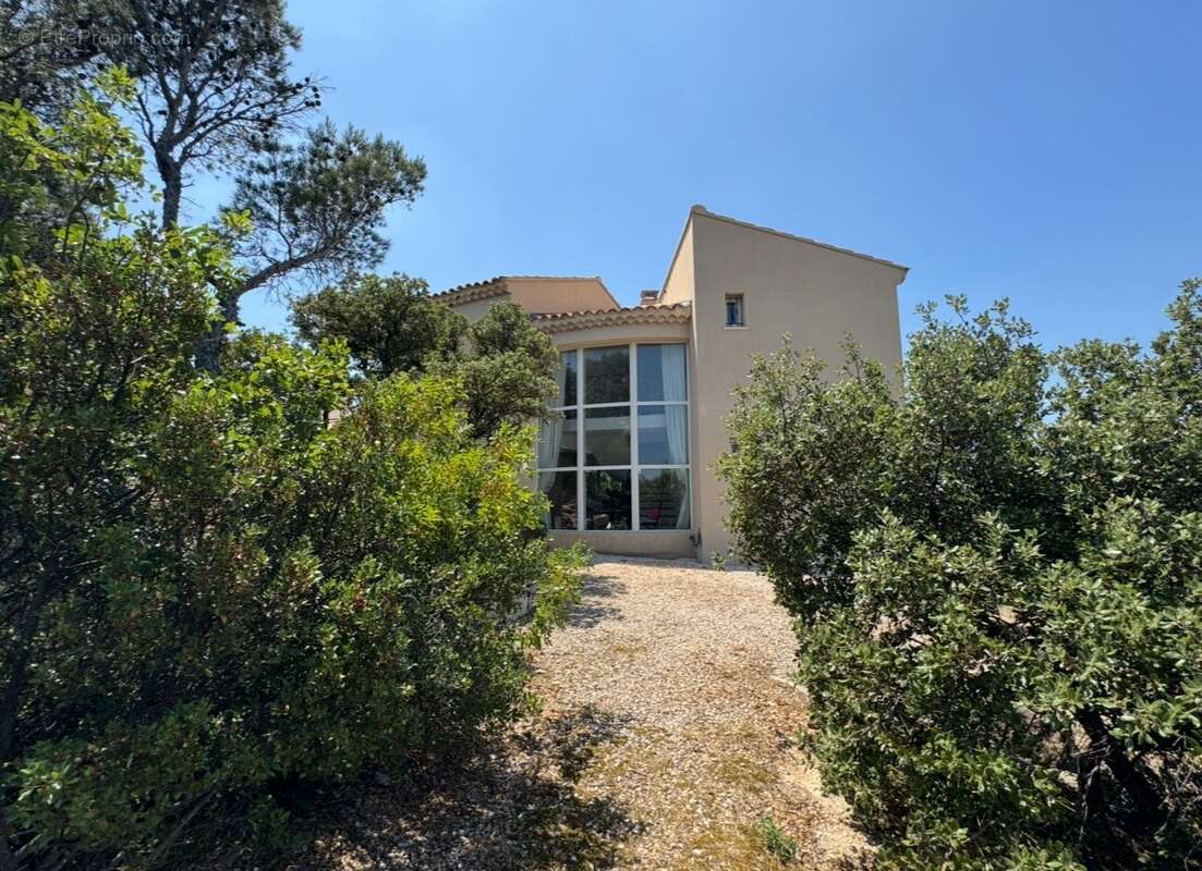 Maison à VILLENEUVE-LES-AVIGNON