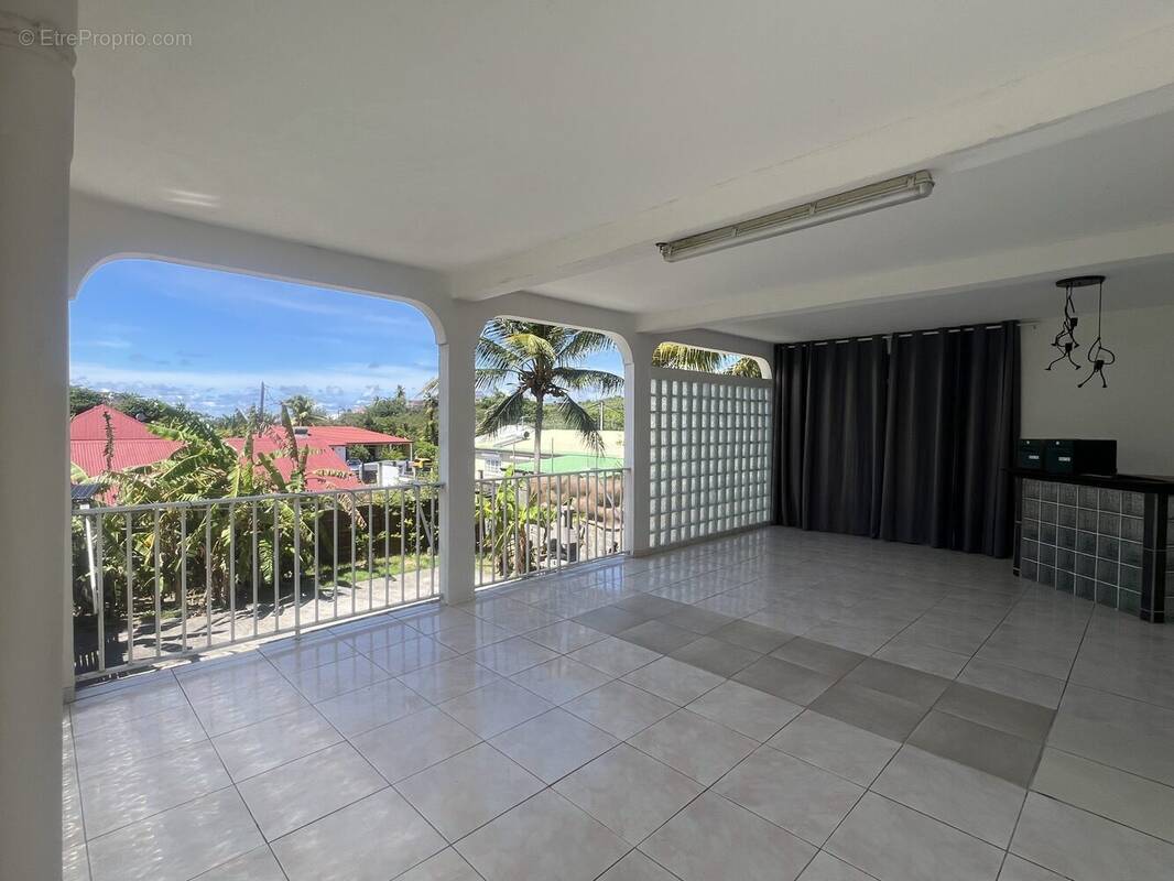 Appartement à LE MOULE