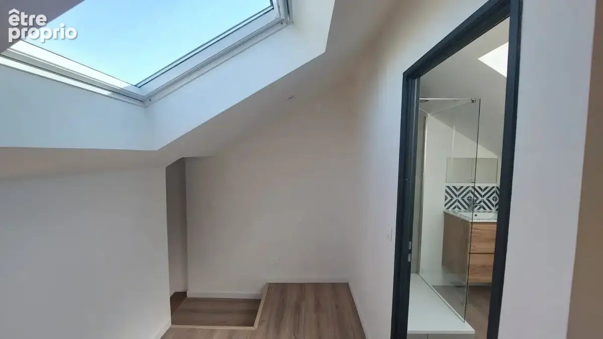 F5 avec 4 chambres, rénové, rue Félix Faure - photo 13