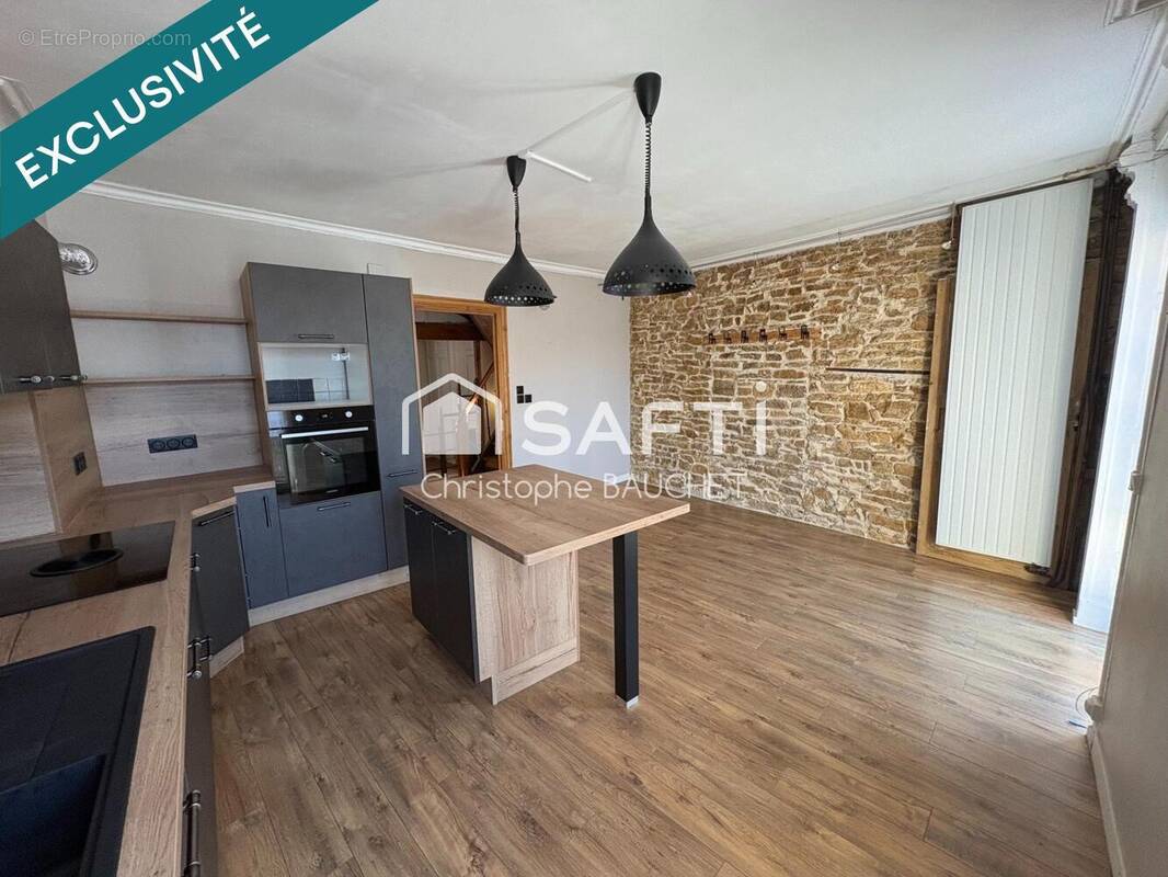 Photo 1 - Maison à JUJURIEUX