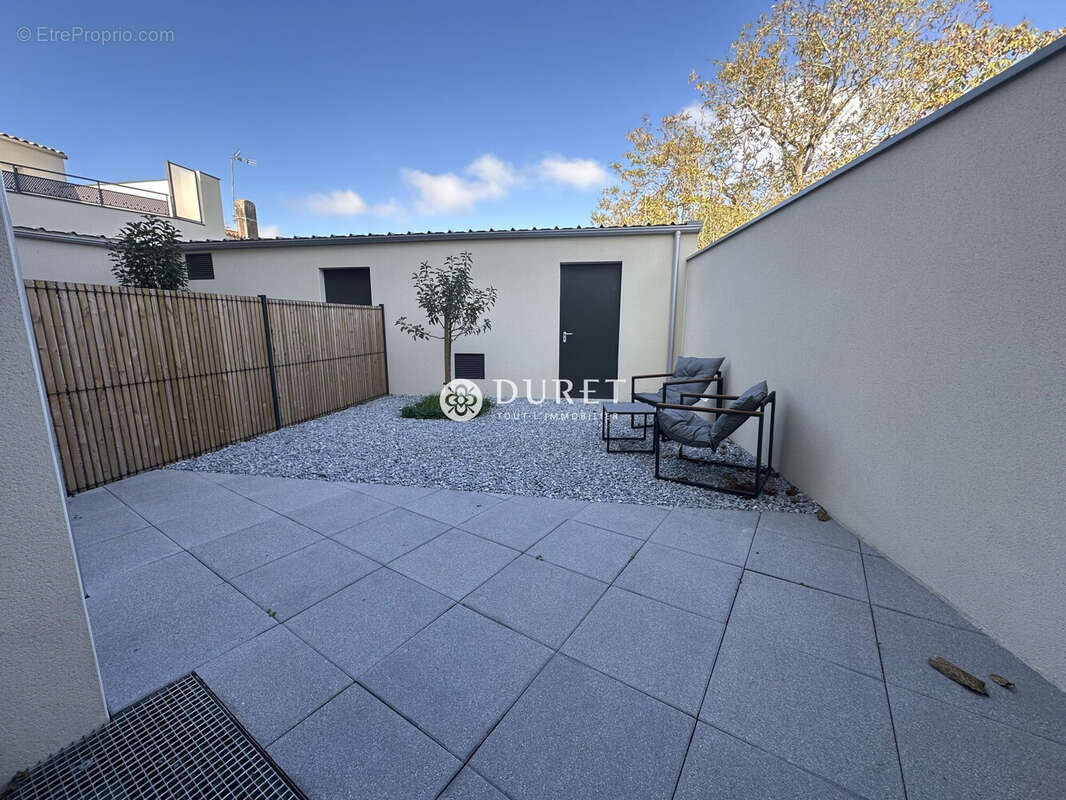 Appartement à LES LANDES-GENUSSON