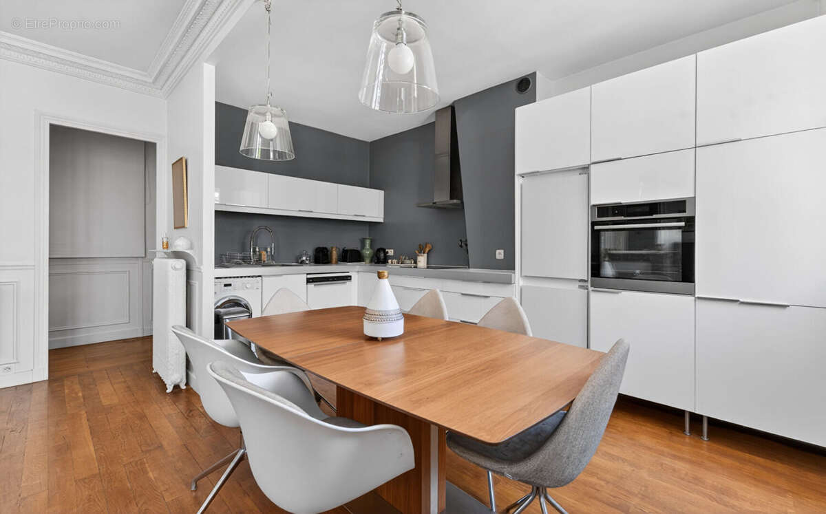 Appartement à PARIS-15E