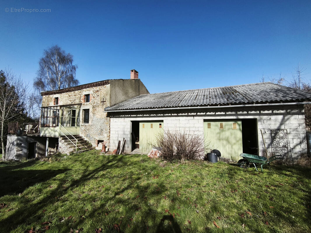 Maison à CONDAT-LES-MONTBOISSIER