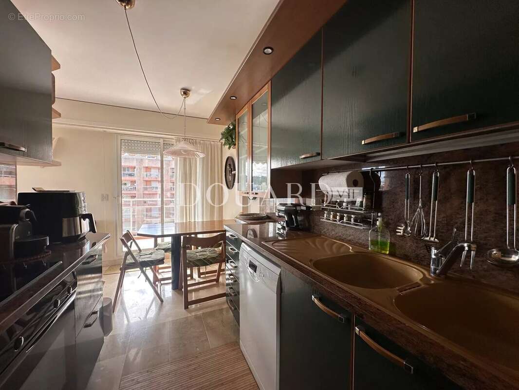 Appartement à ROQUEBRUNE-CAP-MARTIN