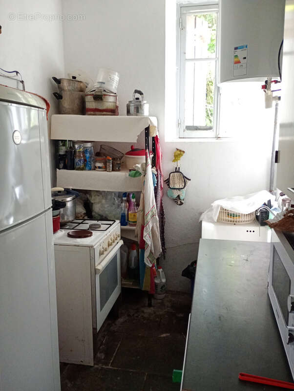 Maison indépendante en pierre de 70m2 sur un terrain de 2092 m2. - photo 5