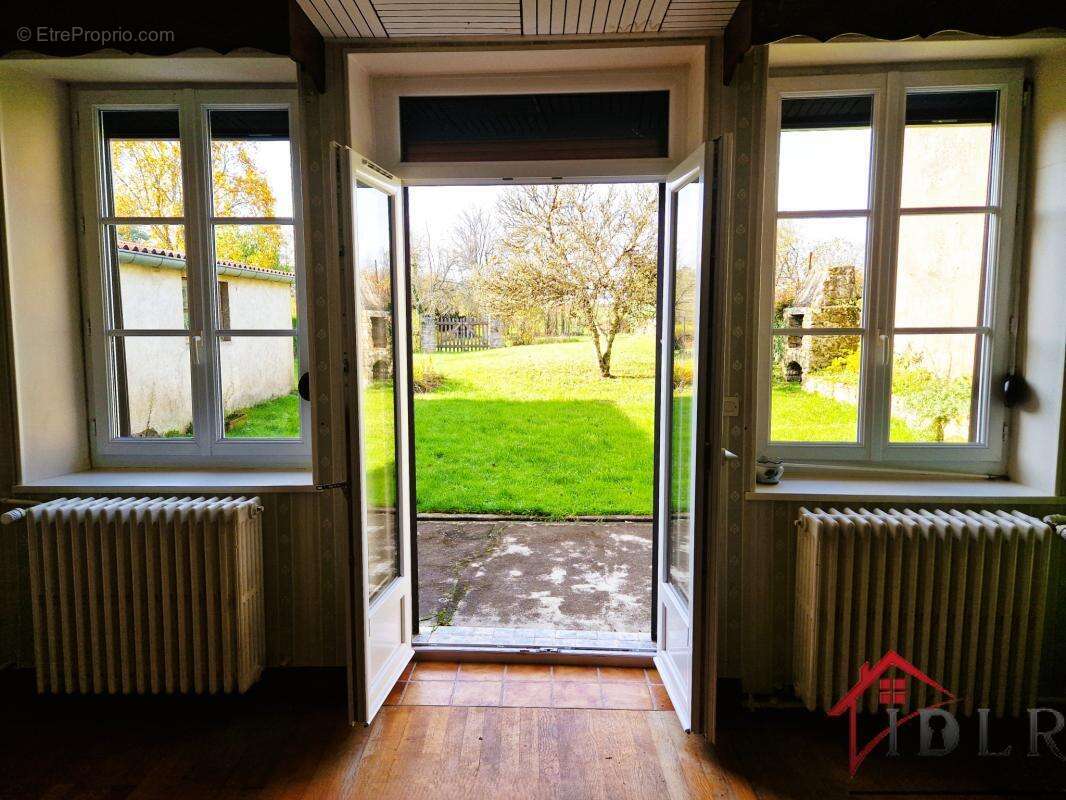 Maison à TERRE-NATALE