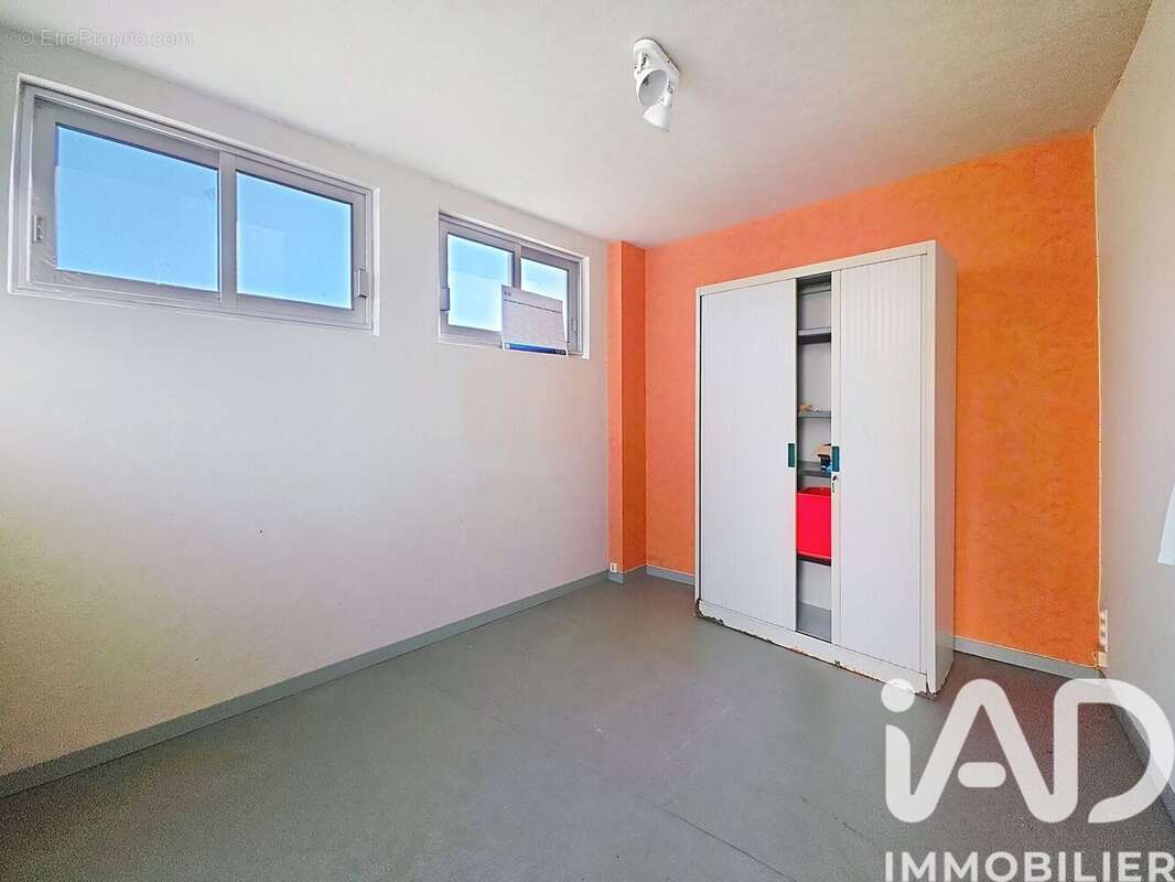 Photo 5 - Commerce à SANTRANGES