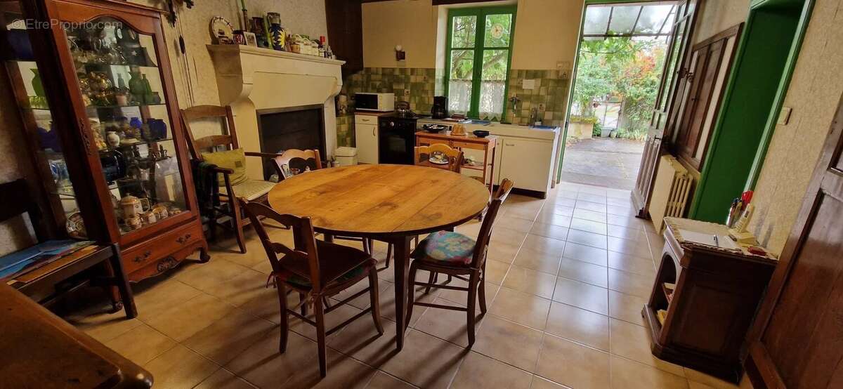Maison de caractère avec grande grange/garage et plus de 1600m2 de terrain attenant - photo 64