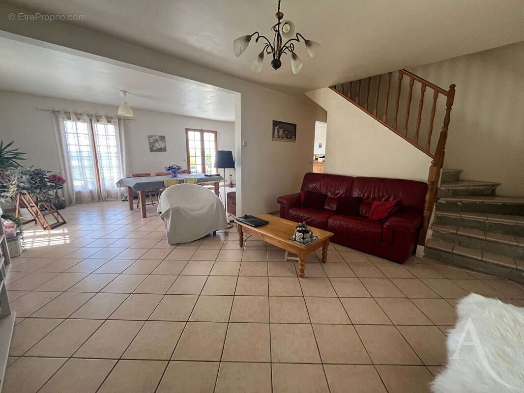 Maison à SAINT-MARTIN-LA-GARENNE