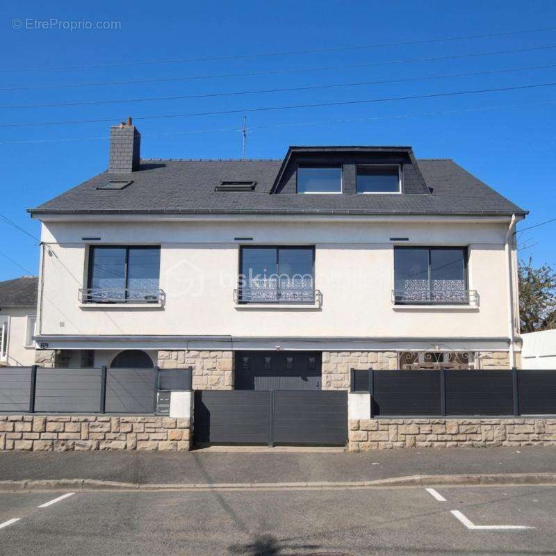 Maison à FOUGERES