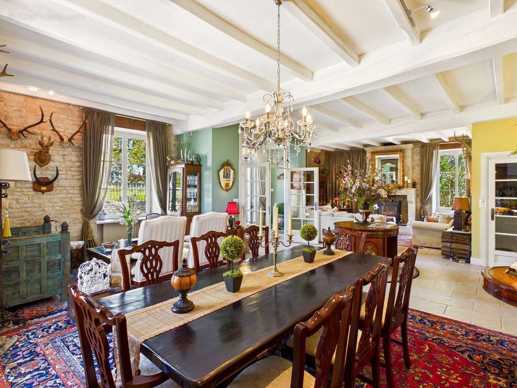 Maison à CHEF-BOUTONNE